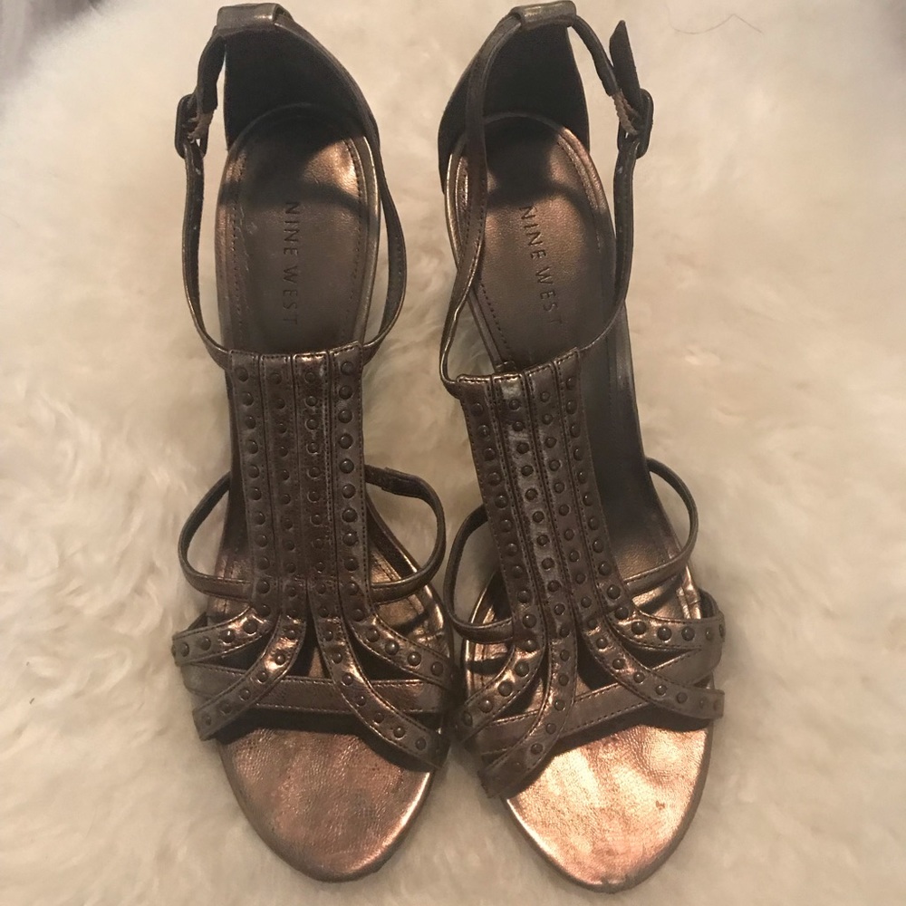 Pre-loved Nine West Metallic Sandal